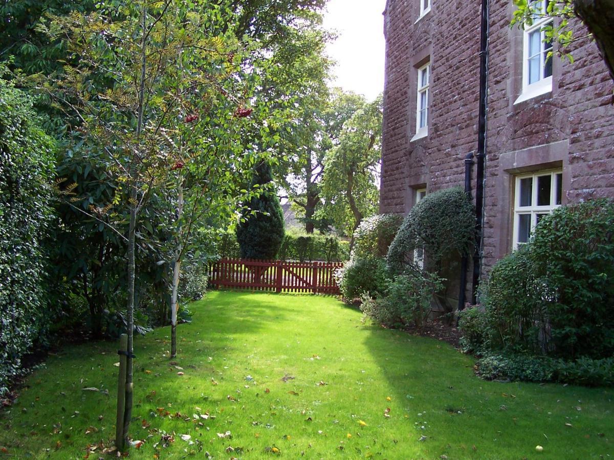 Trimnells House Bed & Breakfast Chippenham  Exterior photo